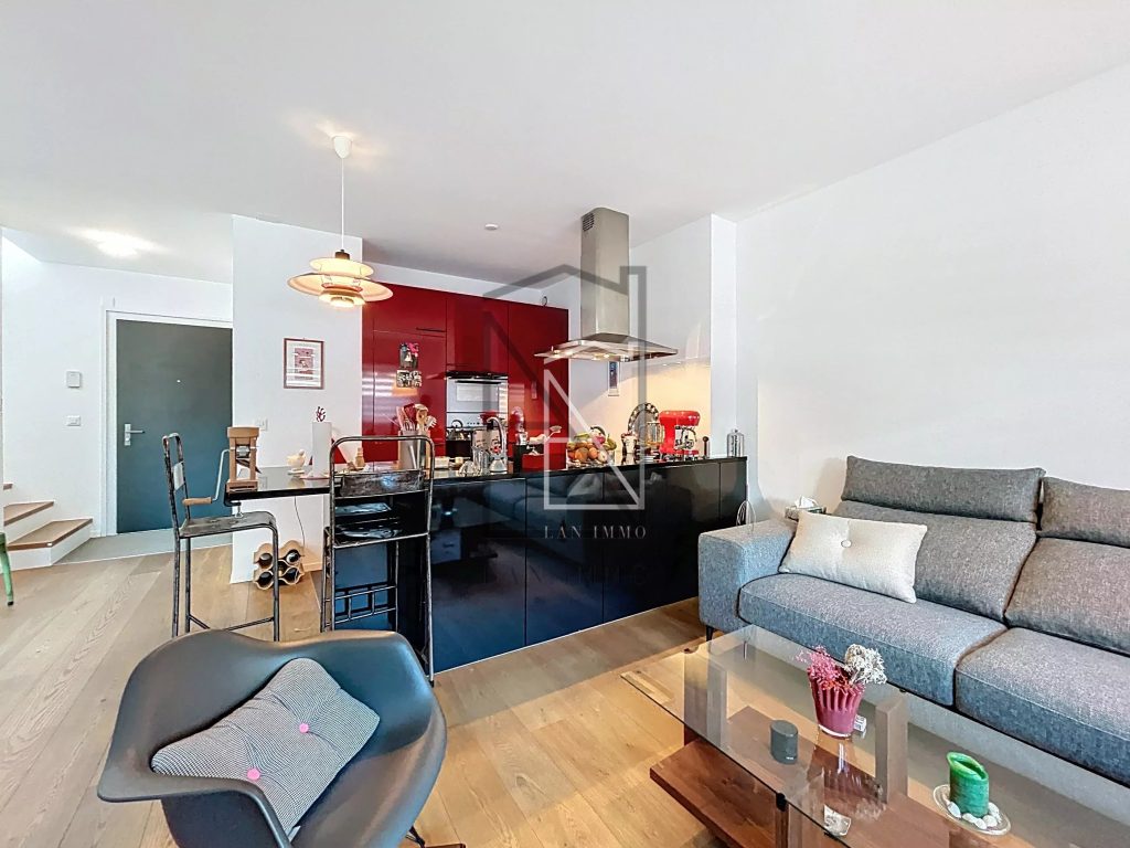 Duplex 3.5 pièces à proximité de l&rsquo;EPFL : Confort moderne à deux pas du lac